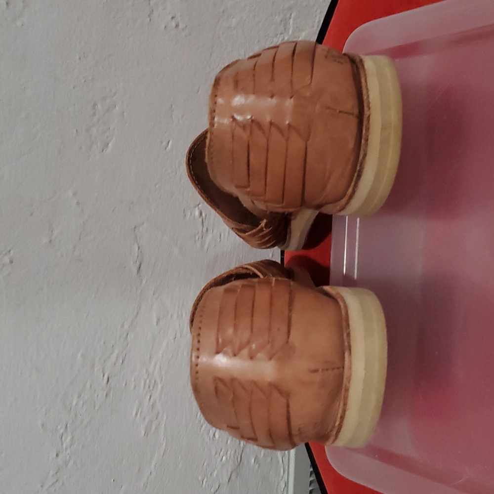 Elegant Tan Leather Loafers - Picture 10 of 11